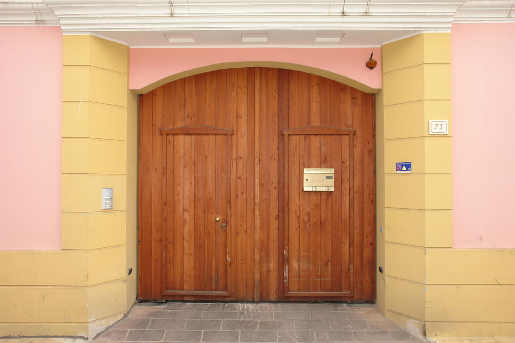 Pauli'S Holiday House Монсерато Екстериор снимка